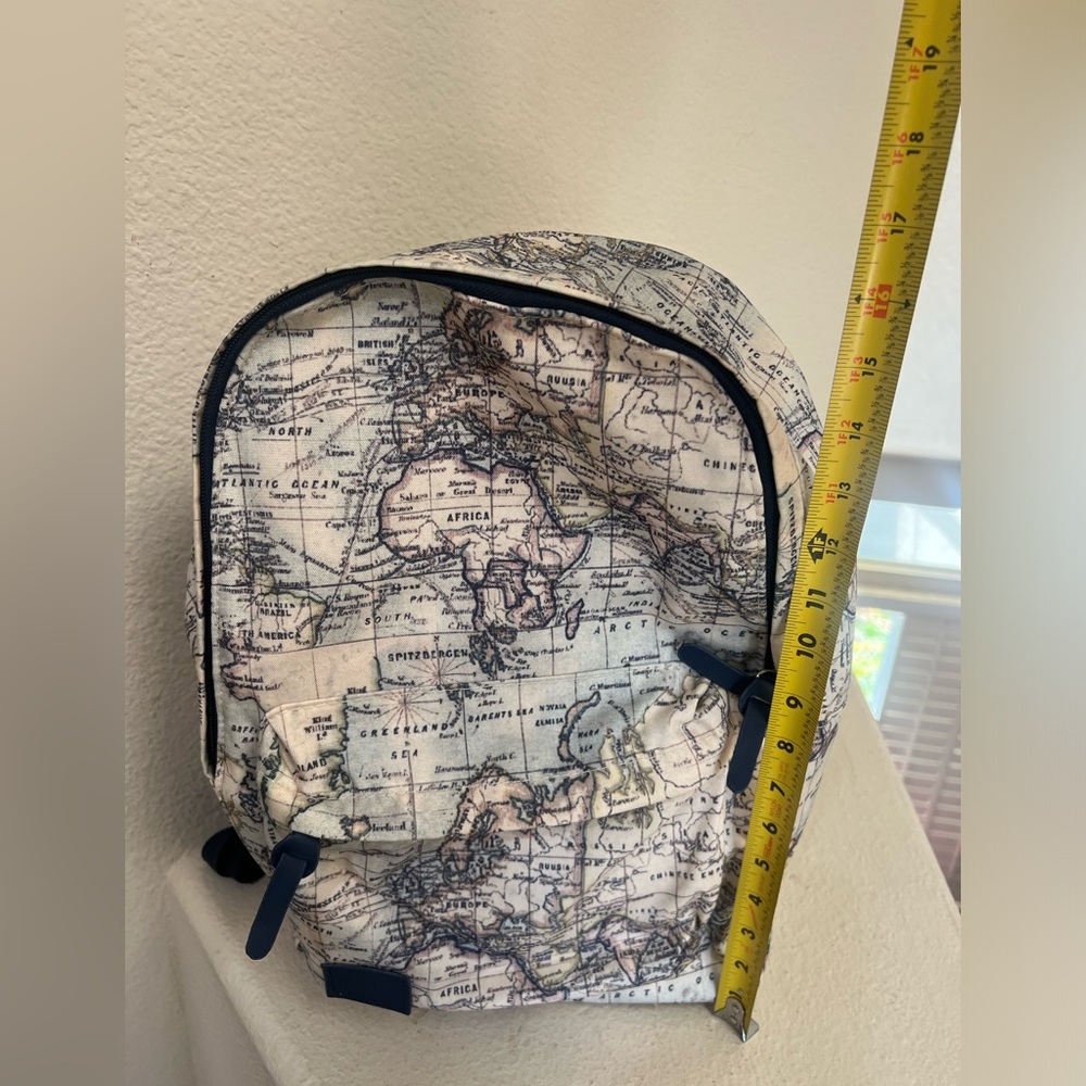 TYPO World Map‎ Backpack - Picture 4 of 8